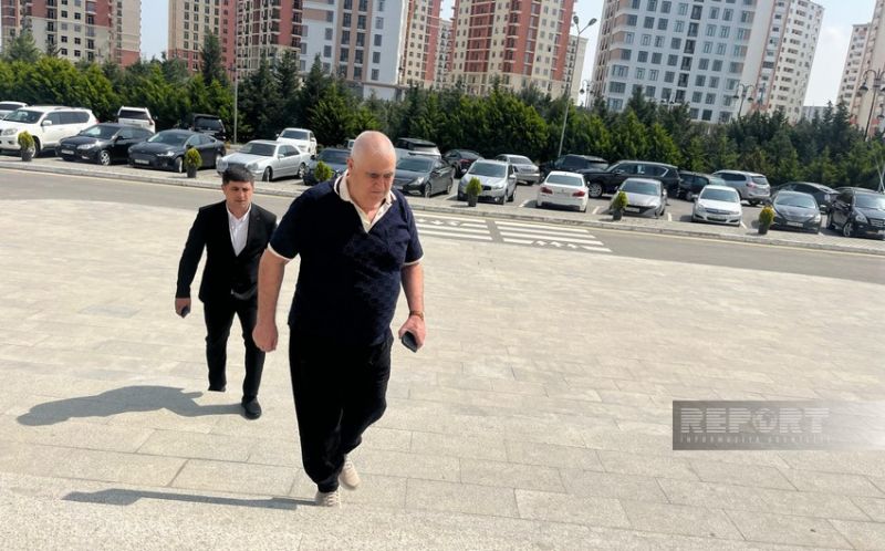 65183f9d-99ca-339f-8c20-38f7b9a4931b_850